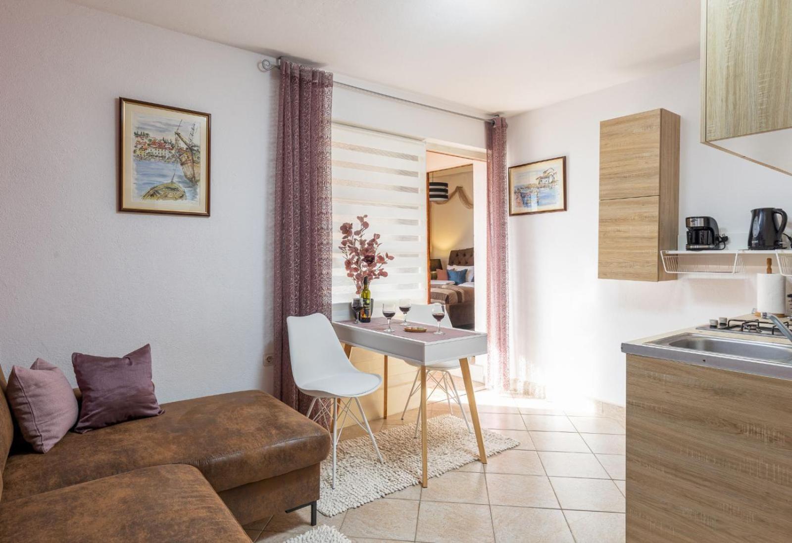 Bougainvillea--Apartment By The Sea Ston Ngoại thất bức ảnh